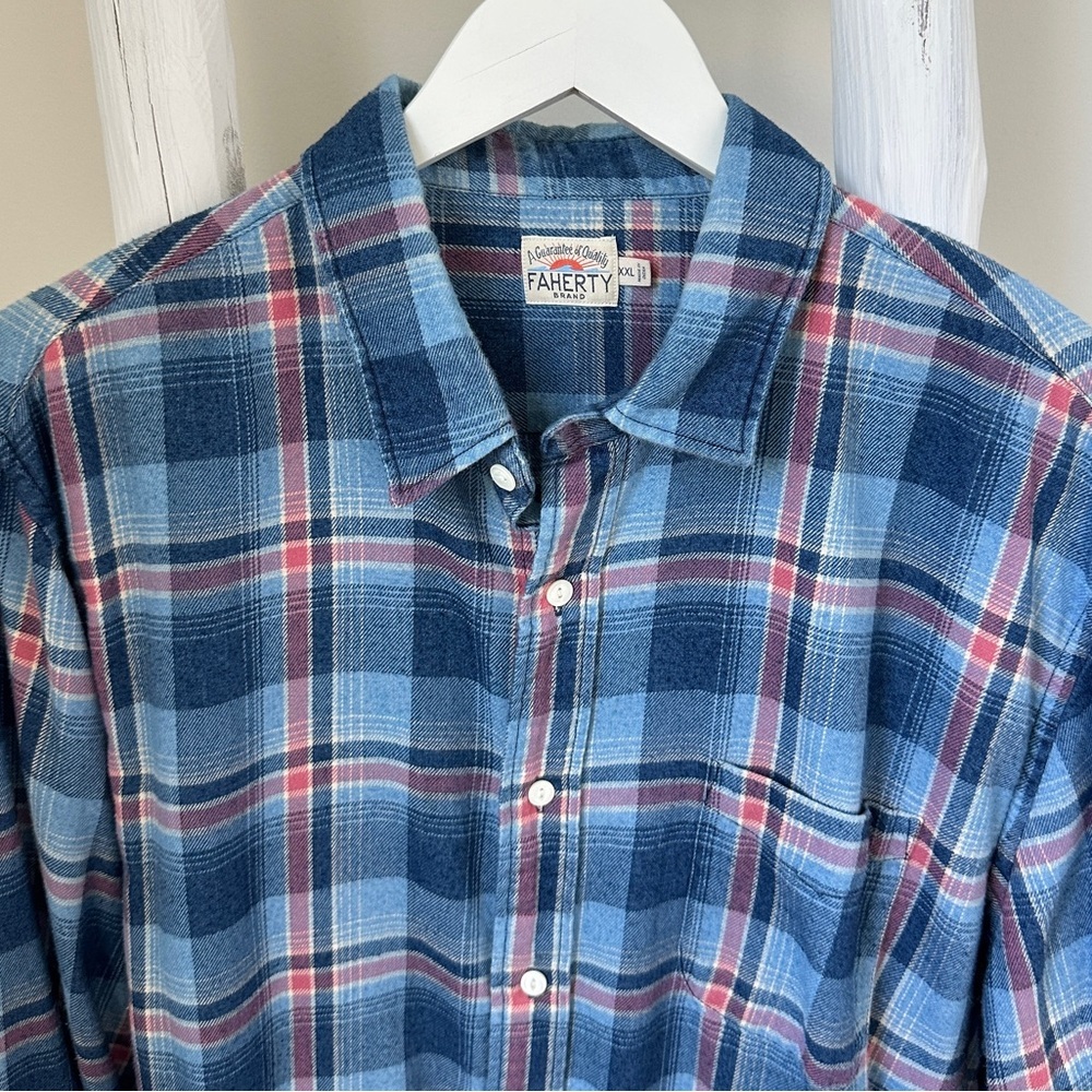 Faherty Blue and Pink Plaid Casual Button Down Shirt